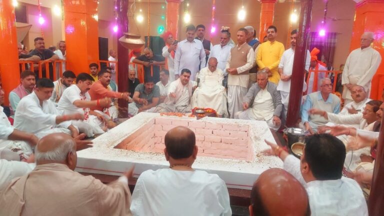 उप मुख्यमंत्री पंचभीष्म महायज्ञ में हुए सम्मिलित