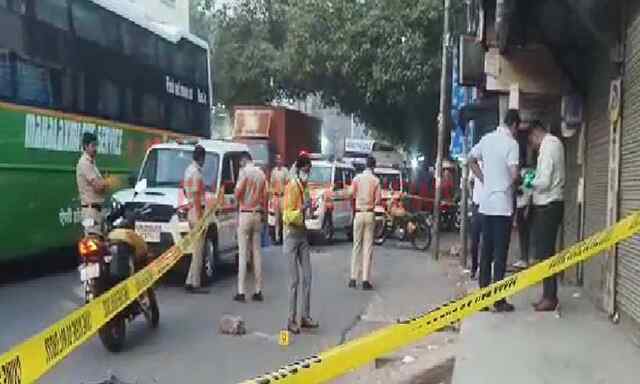 पॉश इलाके में चली गोलियां, व्यक्ति घायल