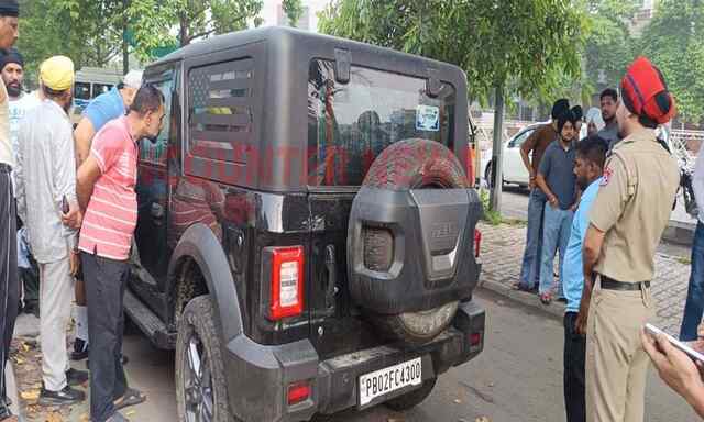Punjab News: थार गाड़ी में युवक का शव बरामद, पास से मिली शराब