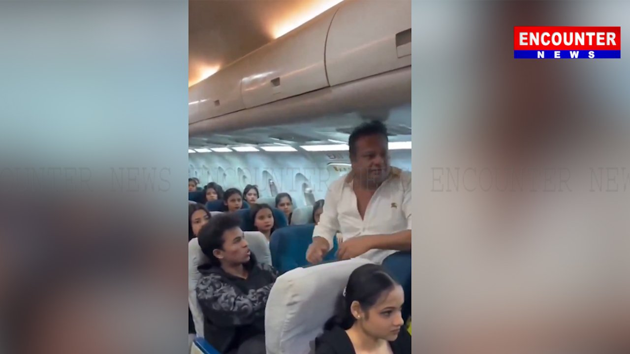 Flight में Deepak Kalal और पैसेंजर के बीच हुई मारपीट, वीडियो वायरल