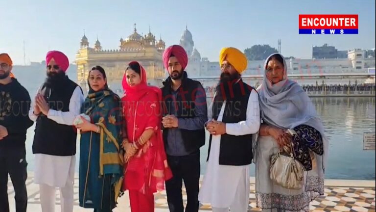 Punjab News: परिवार सहित श्री हरिमंदिर साहिब में नतमस्तक हुए कैबिनेट मंत्री गुरमीत सिंह खुड्डियां, देखें Video
