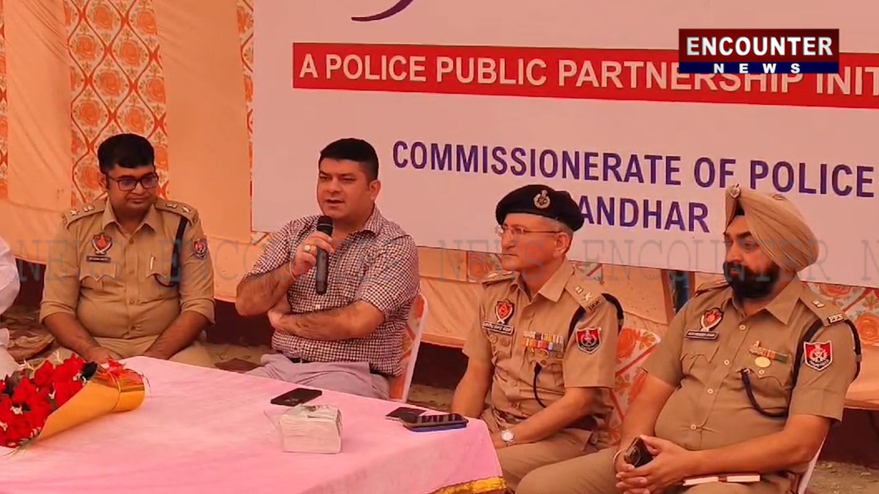Jalandhar News: इस थाने में पुलिस कमिश्नर Swapan Sharma ने सुनी लोगों की समस्याएं, देखें वीडियो