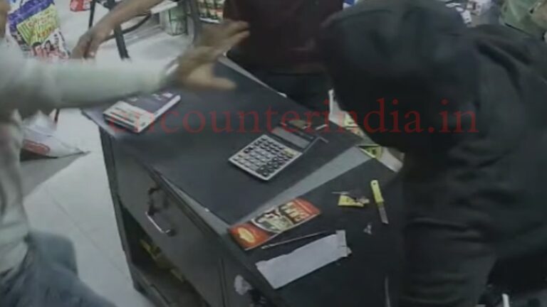 Punjab News: गन प्वाइंट पर दुकान में बैठे व्यक्ति से लूट, देखें CCTV