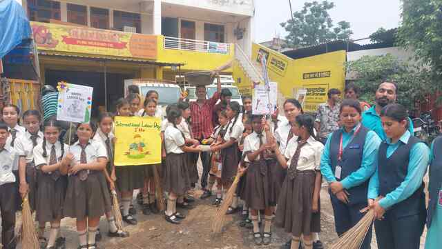 बद्दी इंटरनेशनल स्कूल ने मनाया श्रमिक दिवस