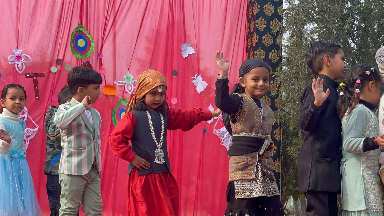 बद्दी इंटरनेशनल स्कूल ने मनाया वार्षिक समारोह, मेधावी बच्चों को किया सम्मानित