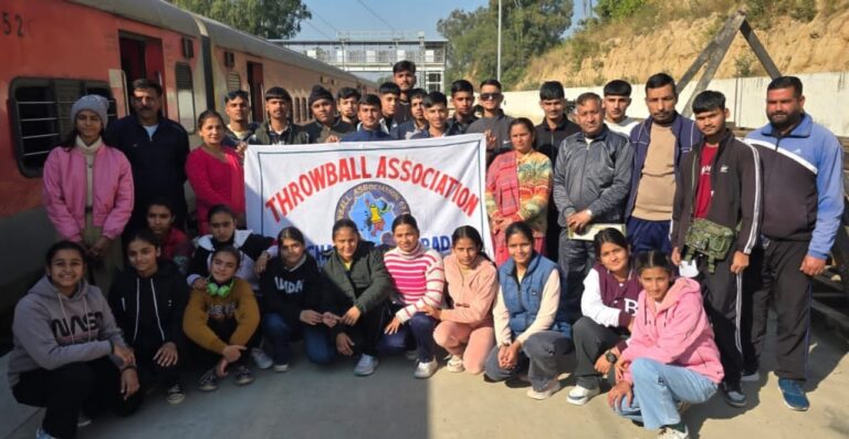 हिमाचल प्रदेश की टीम मध्यप्रदेश के इंदौर में होने वाली खेलकूद प्रतियोगिता के लिए रवाना