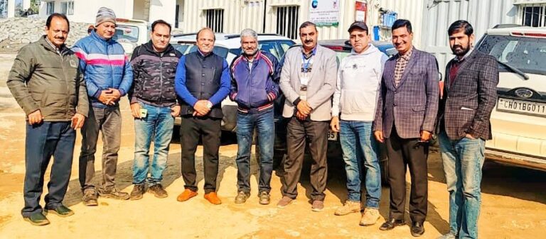 सौर ऊर्जा अघलौर का निदेशक टी एस भिंड ने किया दौरा,जांची व्यवस्थाएं