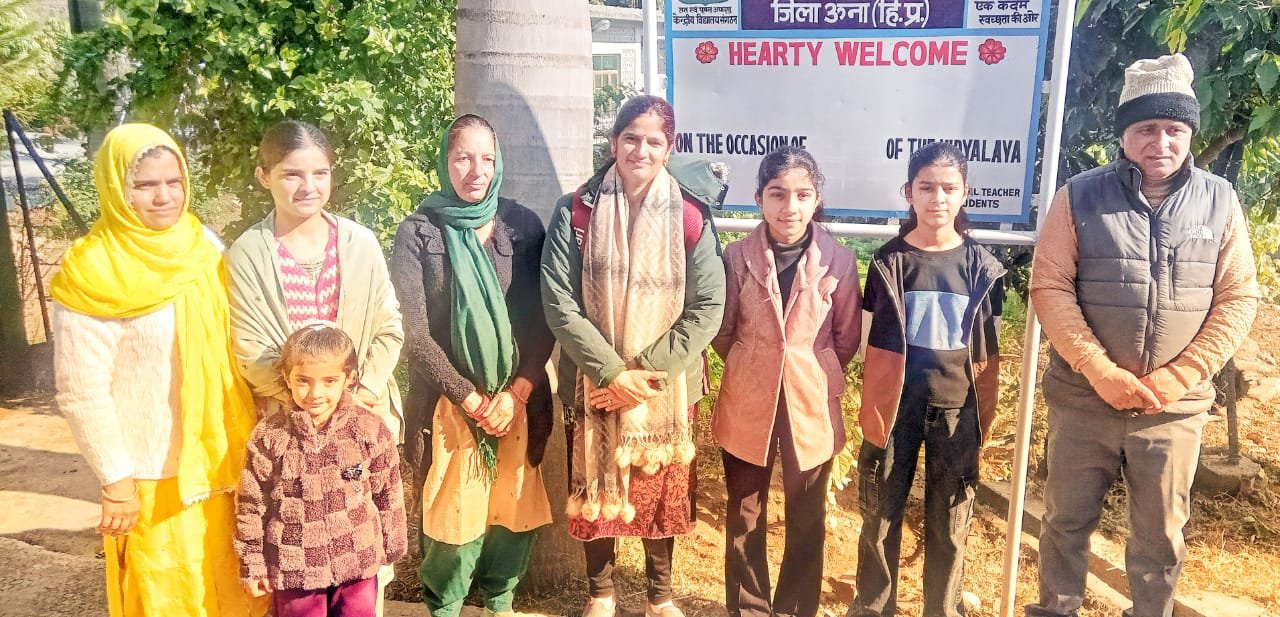 सैंट्रल स्कूल की दो छात्राएं अंडर 14 राष्ट्रीय खो खो प्रतियोगिता में हिस्सा लेने के लिए महाराष्ट्र रवाना