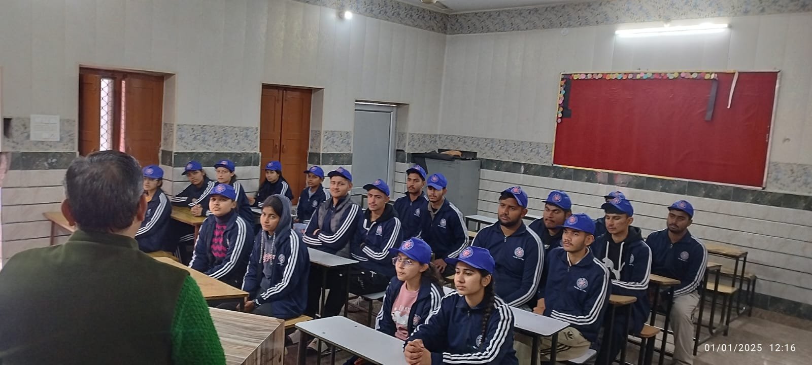 डी.ए.वी.सैंटेनरी पब्लिक स्कूल उना में एन एस एस शिविर आयोजित