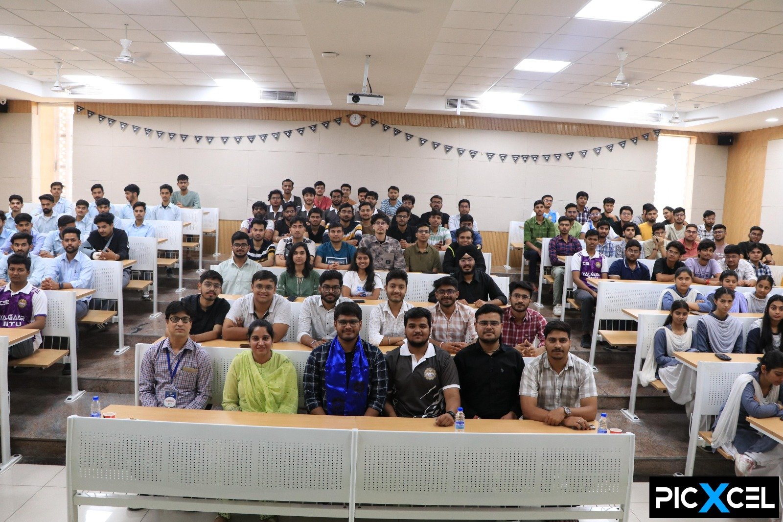 भारतीय सूचना प्रौद्योगिकी संस्थान उना ने गूगल में चयनित पूर्व छात्र के साथ इंटर-कॉलेज मेंटरिंग सत्र आयोजित किया