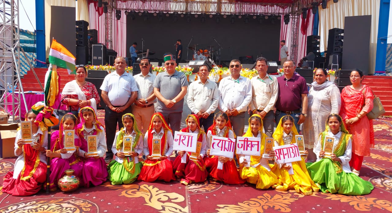 Himachal News: खेलकूद और सांस्कृतिक गतिविधियों का केंद्र बना रहा कांगड़