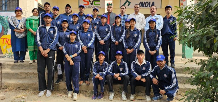 रावमा पाठशाला बददी में बोले स्कूल के पूर्व छात्र डा. रणेश राणा