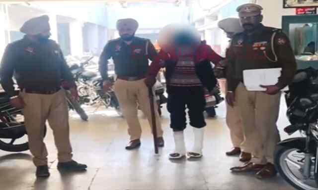 Punjab News: लड़की से फोन छीनकर भागा Snatcher गिरफ्तार, आरोपी की टूटी दोनों टांगे, देखें वीडियो