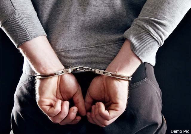 Jalandhar News: मोबाइल चोर को लोगों ने काबू कर पुलिस को सौंपा