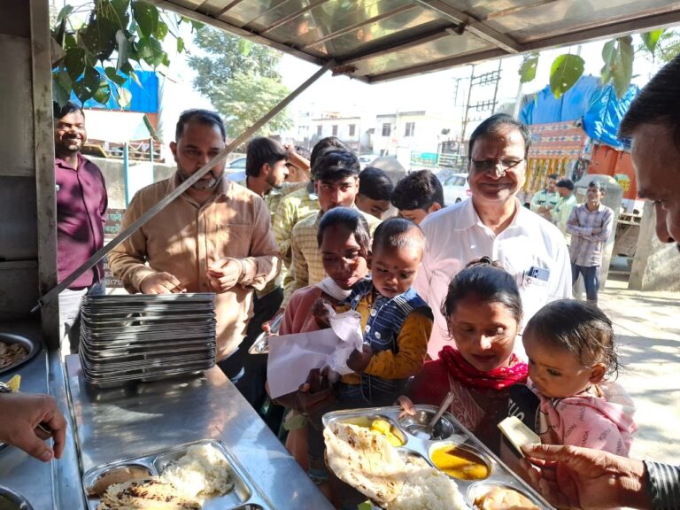 भारत विकास परिषद की शाखा बद्दी के प्रयासों से पश्चिमी सभ्यता छोड भारतीय परंपरा से मनाया जन्म