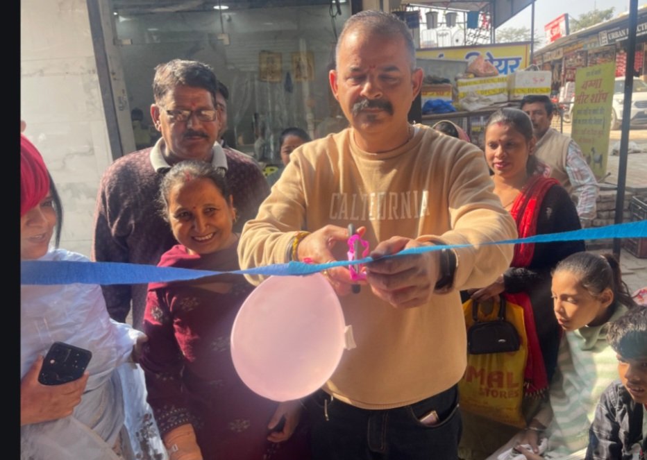 स्टेट वोकेशनल समिति के डायरेक्टर संजीव बस्सी ने किया गारमेंट स्टोर का शुभारंभ