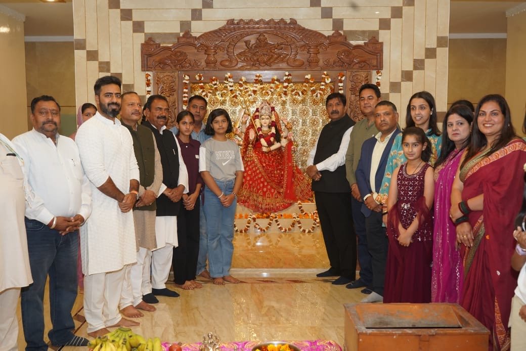उपमुख्यमंत्री ने चैत्र नवरात्रि पर झलेड़ा मंदिर में की पूजा-अर्चना, भजन संध्या में हुए शामिल उपमुख्यमंत्री ने चैत्र नवरात्रि पर झलेड़ा मंदिर में की पूजा-अर्चना, भजन संध्या में हुए शामिल