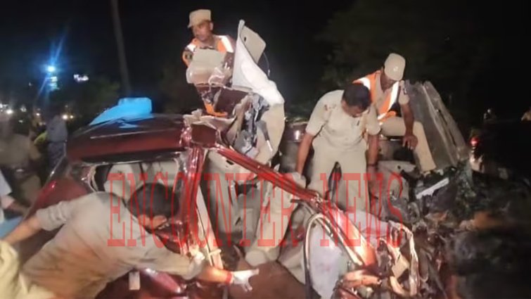 National Highway Truck और Car की टक्कर 5 छात्रों की मौत, 2 घायल