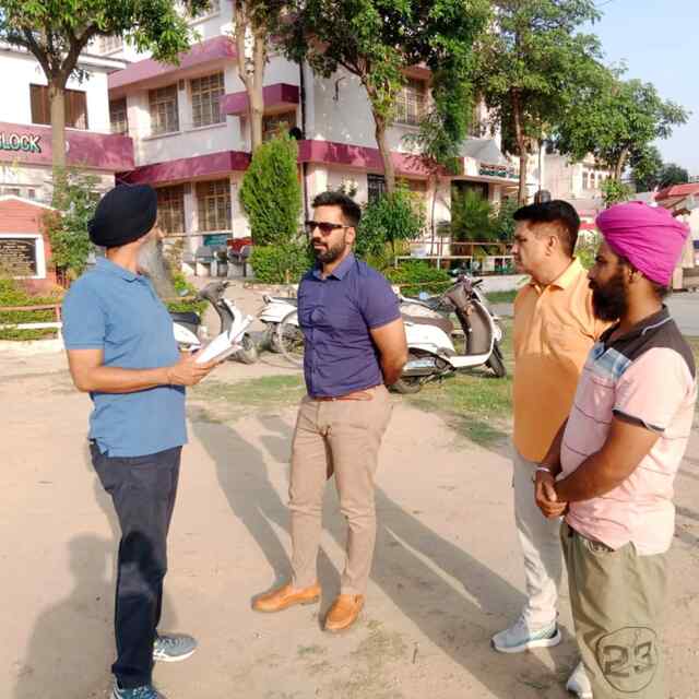 उपायुक्त ने राजकीय वरिष्ठ माध्यमिक पाठशाला देहलां का किया दौरा
