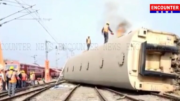 Punjab News: रेलवे स्टेशन पर मचा हड़कंप, देखें वीडियो