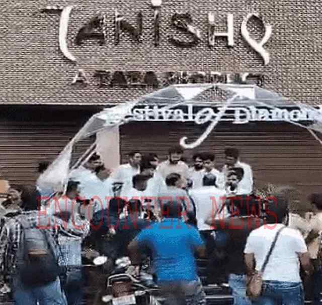 दिन दहाड़े Tanishq के Showroom से 20 मिनट में 20 करोड़ के गहने लूटकर लुटेरे फरार