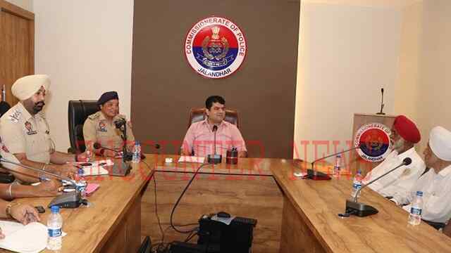 Jalandhar: ट्रैफिक समस्या को लेकर पुलिस कमिश्नर Swapan Sharma ने Auto Union से की बैठक, जारी किए ये आदेश