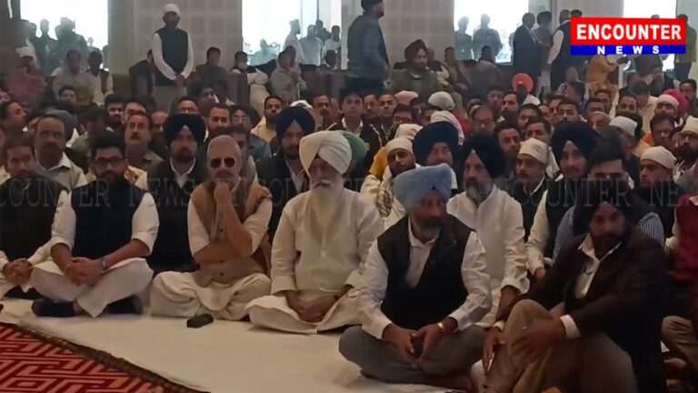 Punjab News: पूर्व विधायक को श्रद्धांजलि देने पहुंचे डेरा ब्यास के बाबा गुरिंदर ढिल्लों और बाबा जसदीप सिंह, देखें वीडियो