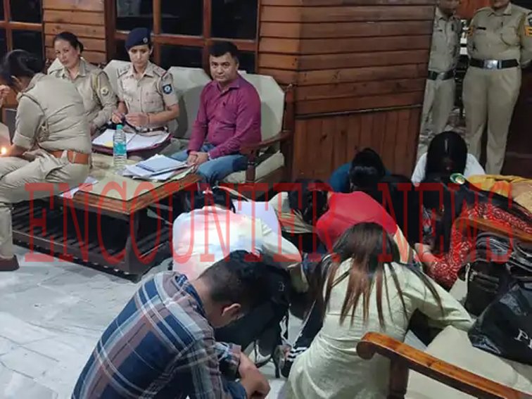 HOTEL TRANS SHIVA में पुलिस की Raid, 10 लड़कियां व महिलाएं काबू
