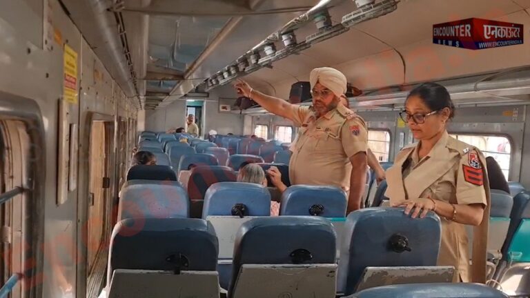 Punjab News :  रेलवे स्टेशन पर भारी मात्रा में पुलिस तैनात, की औचक चेकिंग, देखें वीडियो