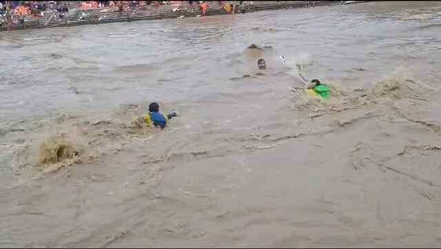 पानी के तेज बहाव में बहे 28 कांवड़ियों का SDRF ने किया रेस्क्यू, 6 की खोज जारी