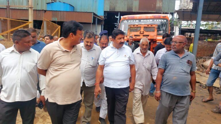 उपमुख्यमंत्री ने हरोली विधानसभा क्षेत्र में बाढ़ के कारण हुए नुकसान का लिया जायजा