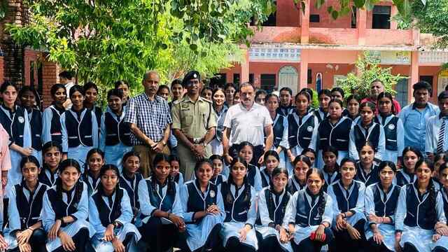 GSSS चड़तगढ़ में एसपी सचिन हिरेमठ ने दिलाई ‘एंटी चिट्टा शपथ’, विद्यार्थियों को नशे के दुष्परिणामों से किया जागरूक