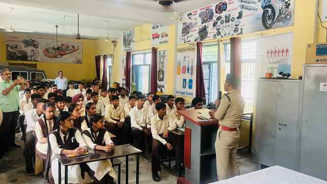 संतोषगढ़ स्कूल में एंटी चिट्टा अभियान, एसपी सचिन हिरेमठ ने विद्यार्थियों को नशे के दुष्परिणामों से किया जागरूक