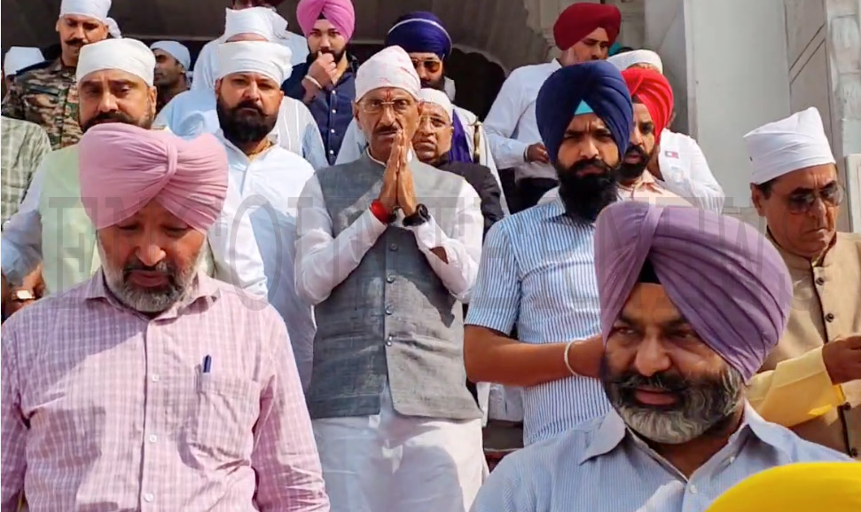 Punjab News: केंद्रीय राज्य मंत्री संजय सेठ सचखंड श्री हरमंदिर साहिब हुए नतमस्तक, देखें वीडियो