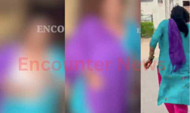Punjab News: शराब तस्कर महिला ने पुलिस को देख किया हंगामा, फाड़े कपड़े, देखें Live