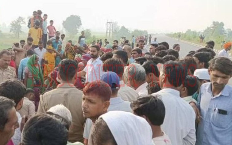 तेज रफ्तार Truck की चपेट में आने से 3 की मौत, लोगों ने किया हाईवे जाम
