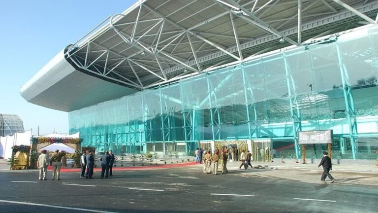 Punjab News: अमृतसर एयरपोर्ट पर 9 mm के 15 राउंड के साथ NRI गिरफ्तार