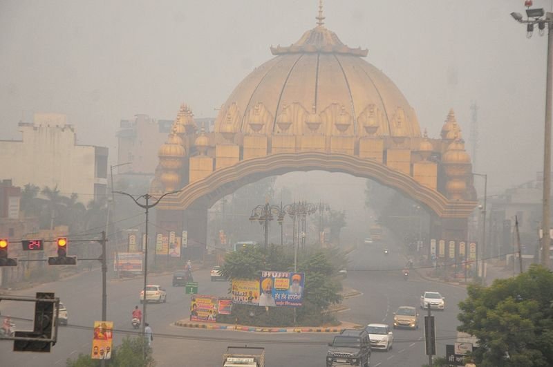 Punjab News: 5 शहरों में AQI 250 पार, तापमान में गिरावट जारी Punjab News: 5 शहरों में AQI 250 पार, तापमान में गिरावट जारी