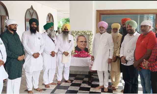 Jalandhar News: पूर्व राज्यपाल सत्य पाल मलिक को श्रद्धाजंलि देने पहुंचे किसान और कांग्रेस विधायक, देखें वीडियो