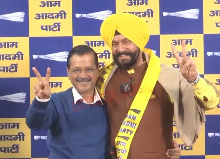 BJP को बड़ा झटकाः पूर्व विधायक और पद्मश्री जितेंद्र AAP party में हुए शामिल, देखें वीडियो