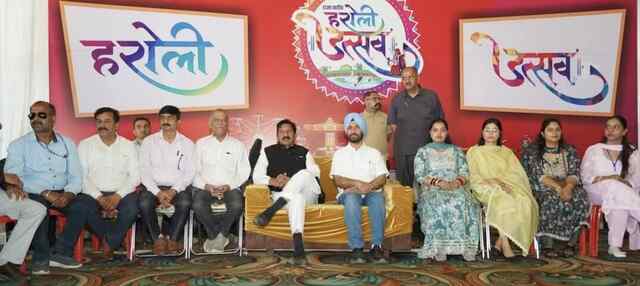 बेबी शो में बच्चों की मासूम अदाओं ने बढ़ाई हरोली उत्सव की रौनक
