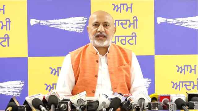 Punjab News: नशा तस्करों को ‘आतंकवादी’ घोषित करने वाले बयान पर AAP का पलटवार, 2007–2017 कालखंड पर फिर बहस