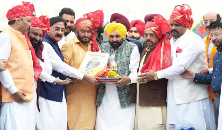Punjab News: पंजाब के मुख्यमंत्री भगवंत सिंह मान ने जालंधर में भगवान वाल्मीकि जी के अवसर पर की बड़ी घोषणा