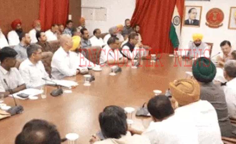Punjab News: धान लिफ्टिंग मामले में High Court की सख्ती के बाद एक्शन में आई सरकार