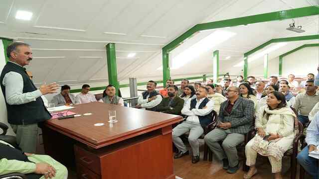 ‘मुख्यमंत्री का कार्यकर्ताओं के साथ संवाद’ कार्यक्रम शुरू