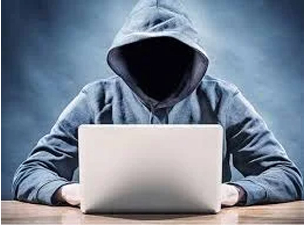 कांस्टेबल सहित अन्य व्यक्ति से ऑनलाइन ठगी, खाते से 3.73 लाख निकाले, मामला दर्ज
