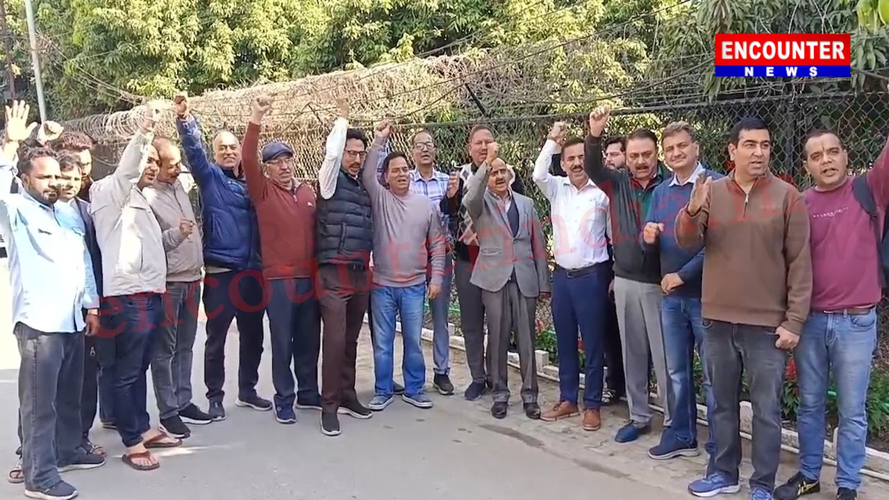 Punjab News: अवैध कालोनी बनाने को लेकर लोगों ने प्रशासन के खिलाफ किया प्रदर्शन, देखें वीडियो