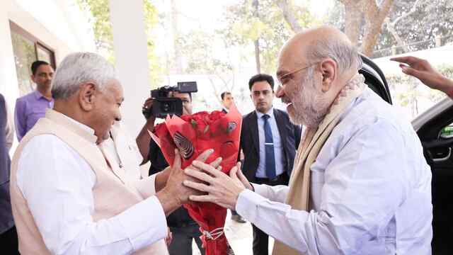 Nitish Kumar ने राज्यसभा के लिए भरा नामांकन, क्या CM पद से देंगे इस्तीफा?