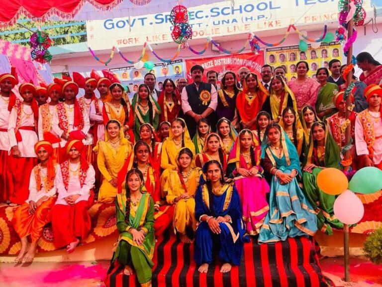 अभिभावक अपने बच्चों को जरूरत से ज्यादा न दें मोबाइल फोन,ताकि बच्चे पढ़ाई की तरफ दें ध्यान: विवेक शर्मा