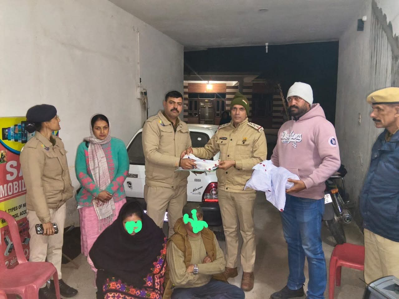 बस सवार महिला व पुरुष से 1.175 किलोग्राम चरस पकड़ी